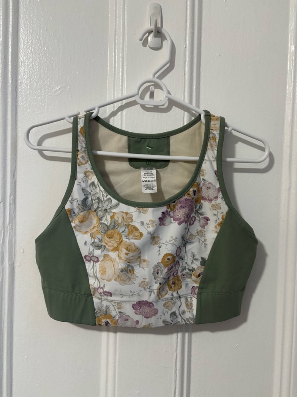 Tuckernuck meadow green chintz floral sports bra size M